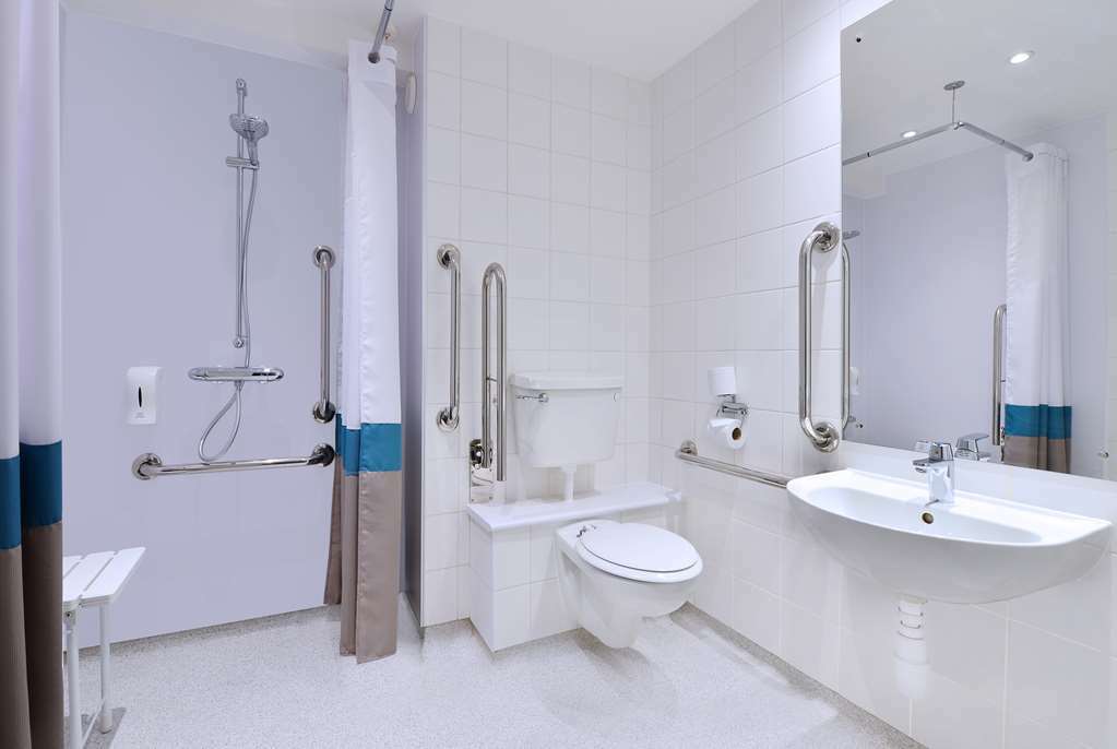 Travelodge London Central Bank Стая снимка